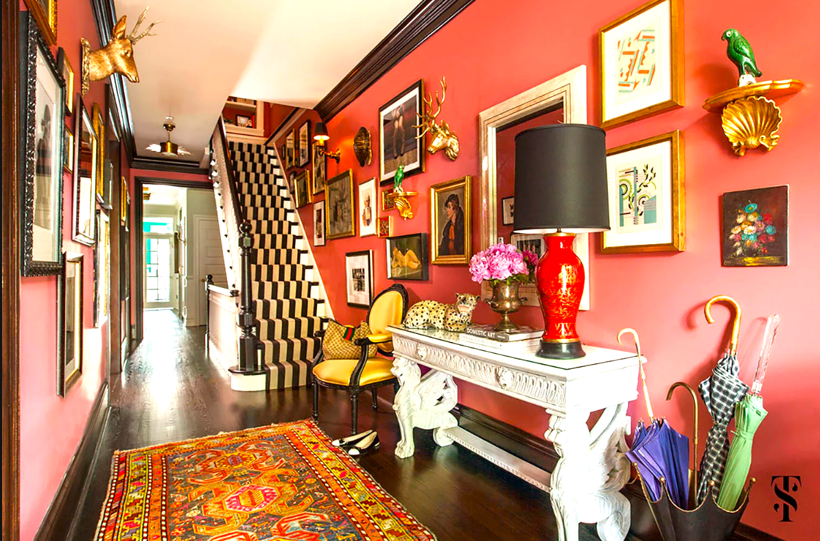 Maximalism Interior decor and design - Entrance - stairs